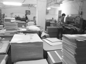 小区地下车库变身纸盒加工厂，居民忧心火灾隐患